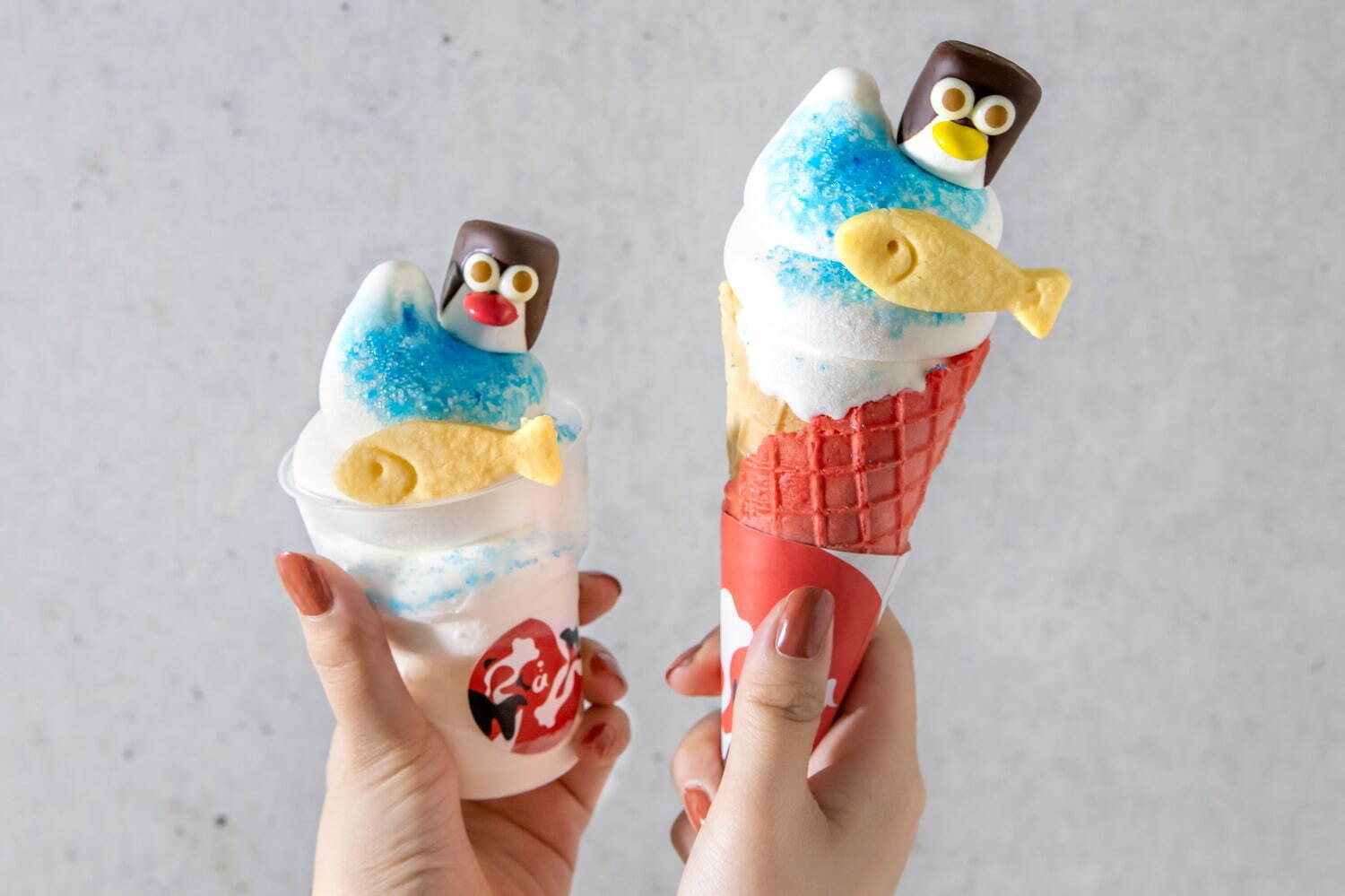 神戸の水族館「アトア」GW限定“ペンギンマシュマロ”のせソフトクリーム、人気のカワウソエクレアも｜写真1