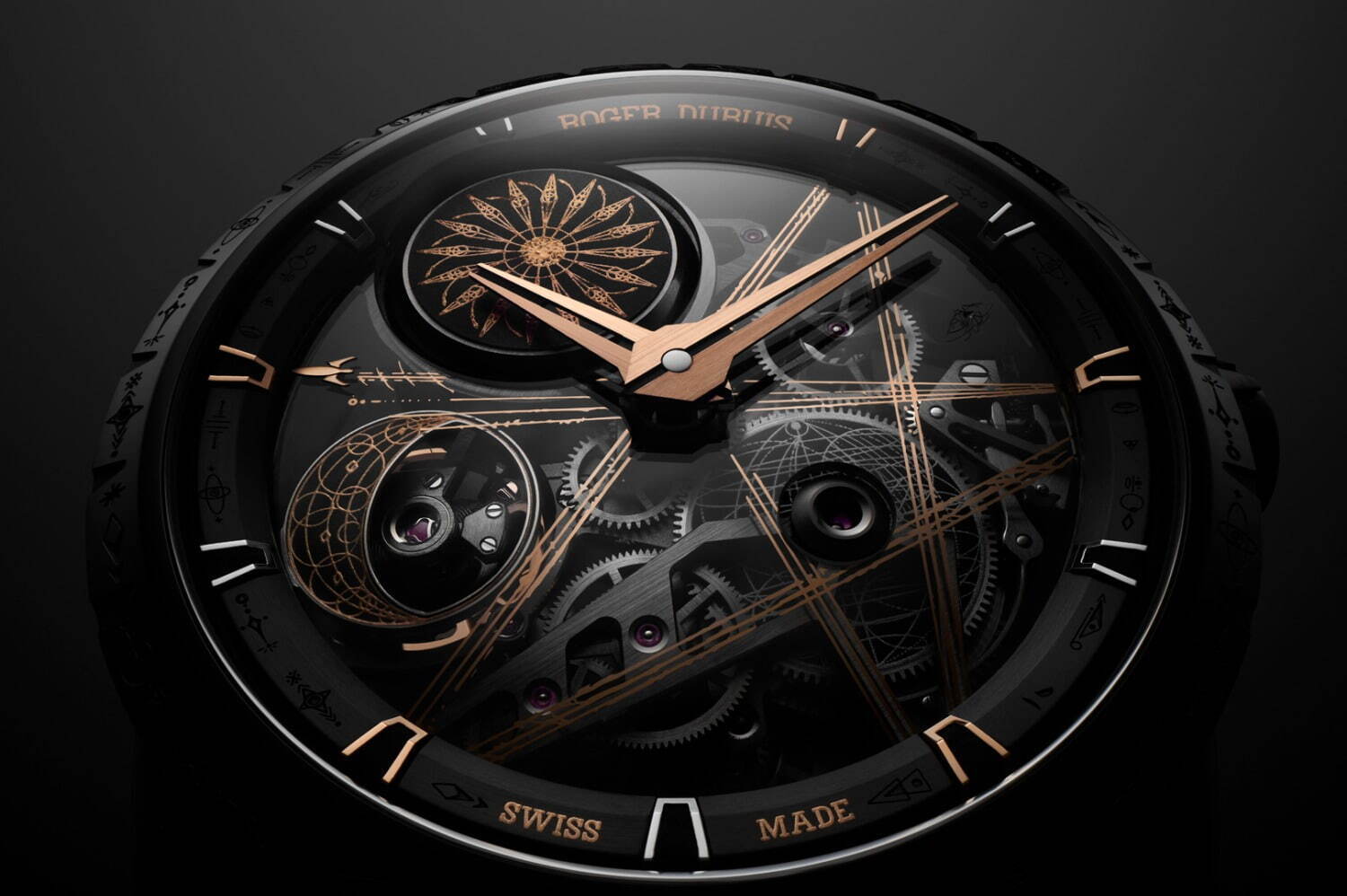 ロジェ・デュブイ × ドクター・ウーのコラボ腕時計、3つの天体＆スパイダーのタトゥーアートを刻印｜写真7