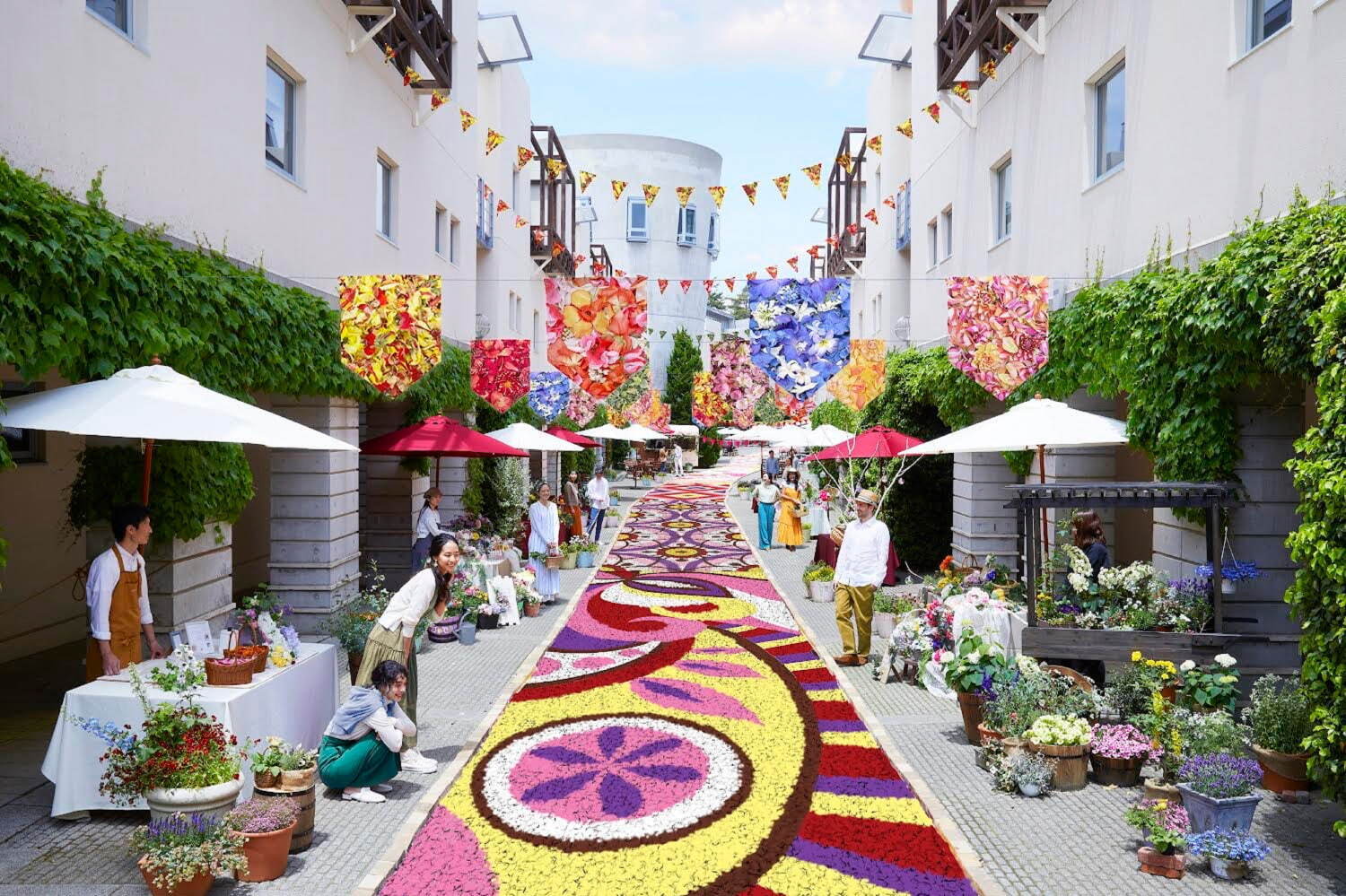 星野リゾート リゾナーレ八ヶ岳“美しい花々”が回廊を埋める春イベント、花咲くフルーツサンドも