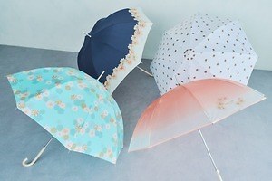 ポール & ジョー アクセソワ“クリザンテーム”彩るピンクグラデのビニール傘＆愛猫プリント傘も