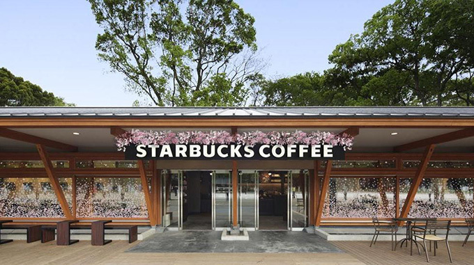 満開の桜の中でコーヒーを！東京・大阪のスターバックス2店舗が春限定の装飾に｜写真1