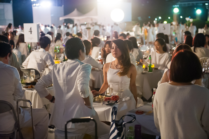 ドレスコード白のシークレット・ディナーパーティー「ディネ・アン・ブラン」が日本上陸｜写真10
