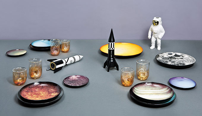 ディーゼルから‟宇宙”をテーマにしたテーブルウェア - 月や火星のプレート、宇宙飛行士型の花瓶｜写真11