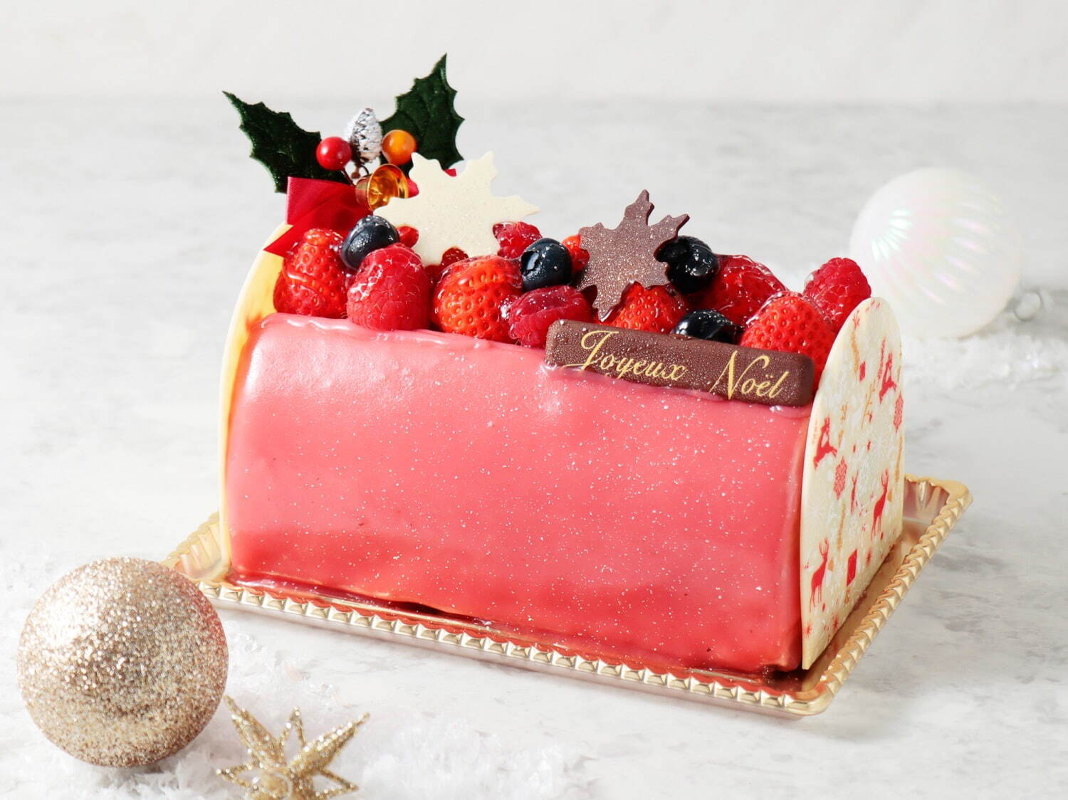 ベルアメールのクリスマスケーキ、ルビーチョコのブッシュ ド ノエルや“雪の結晶”を飾ったチョコケーキ｜写真5