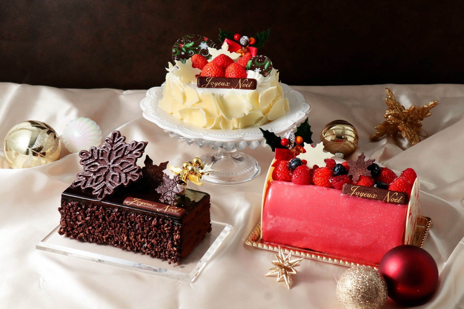 ベルアメールのクリスマスケーキ、ルビーチョコのブッシュ ド ノエルや“雪の結晶”を飾ったチョコケーキ｜写真2