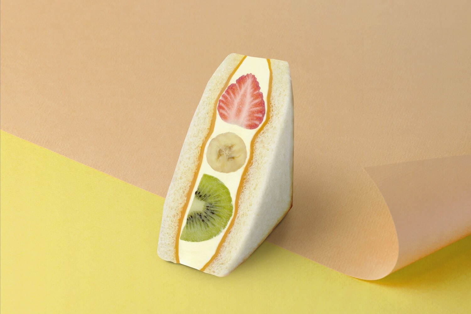 極生フルーツサンド‐3種のフルーツとミルクバターパール 600円