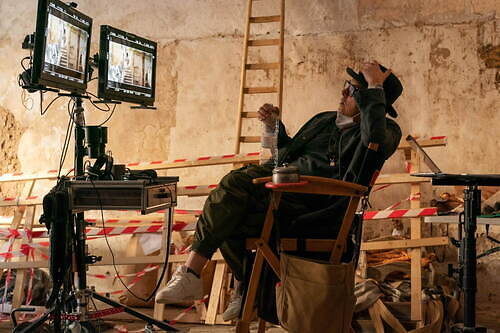 映画『シラノ』ジョー・ライト監督にインタビュー、“現代のシラノ”である私たちに伝えるメッセージとは？