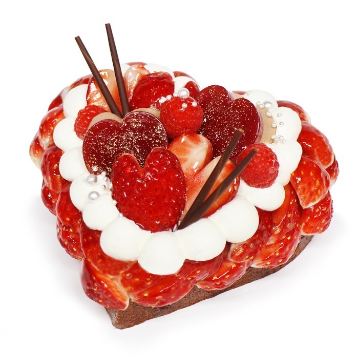＜カフェコムサ＞いちごたっぷりの“ハート型”バレンタインケーキ