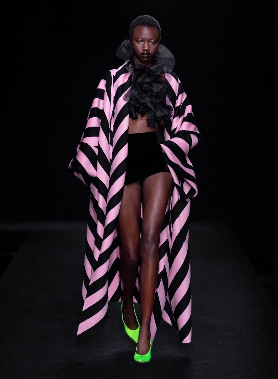 ヴァレンティノ オートクチュール(VALENTINO Haute Couture ) 2023年春夏ウィメンズ&メンズコレクション  - 写真19