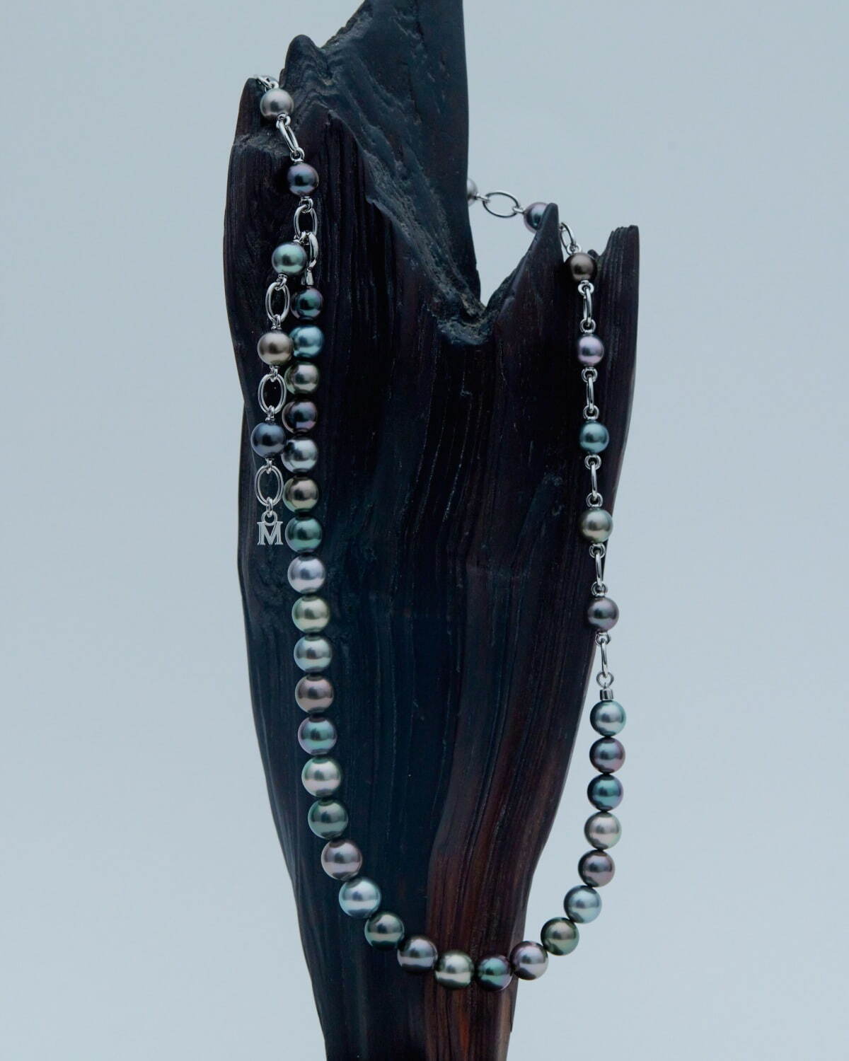 ネックレス 黒蝶真珠(マルチカラー) / 銀製 / 長さ約62cm 1,430,000円