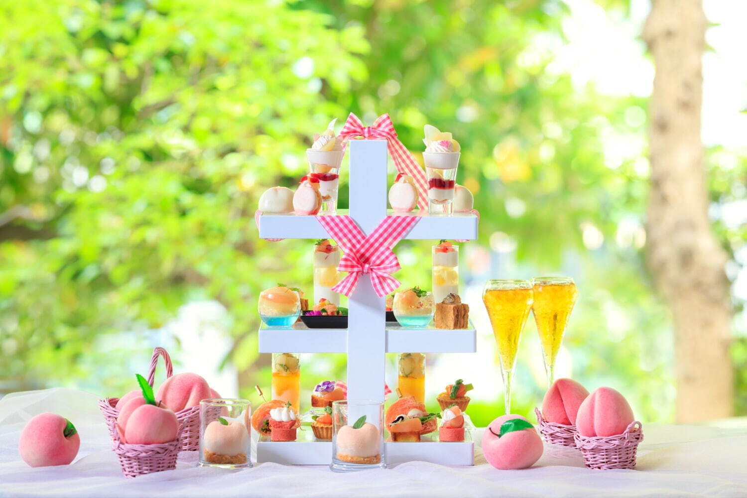 「ピンクアフタヌーンティー～ピーチ～(PINK AFTERNOON TEA〜Peach〜)」1人 6,200円