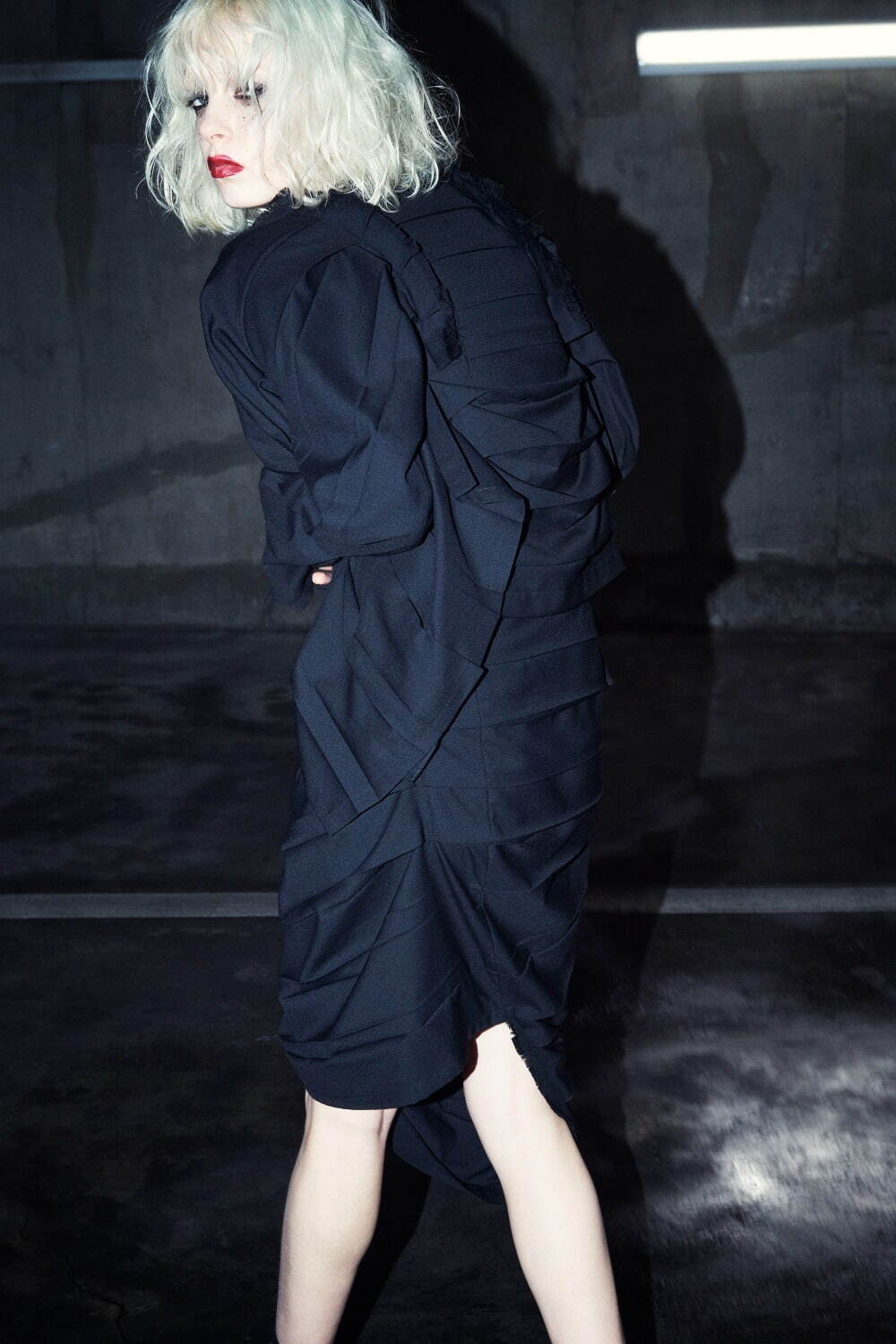 リミ フゥ“タータンチェック”の新作ウェア、アシンメトリードレスや黒シフォンを重ねたジャケット｜写真4
