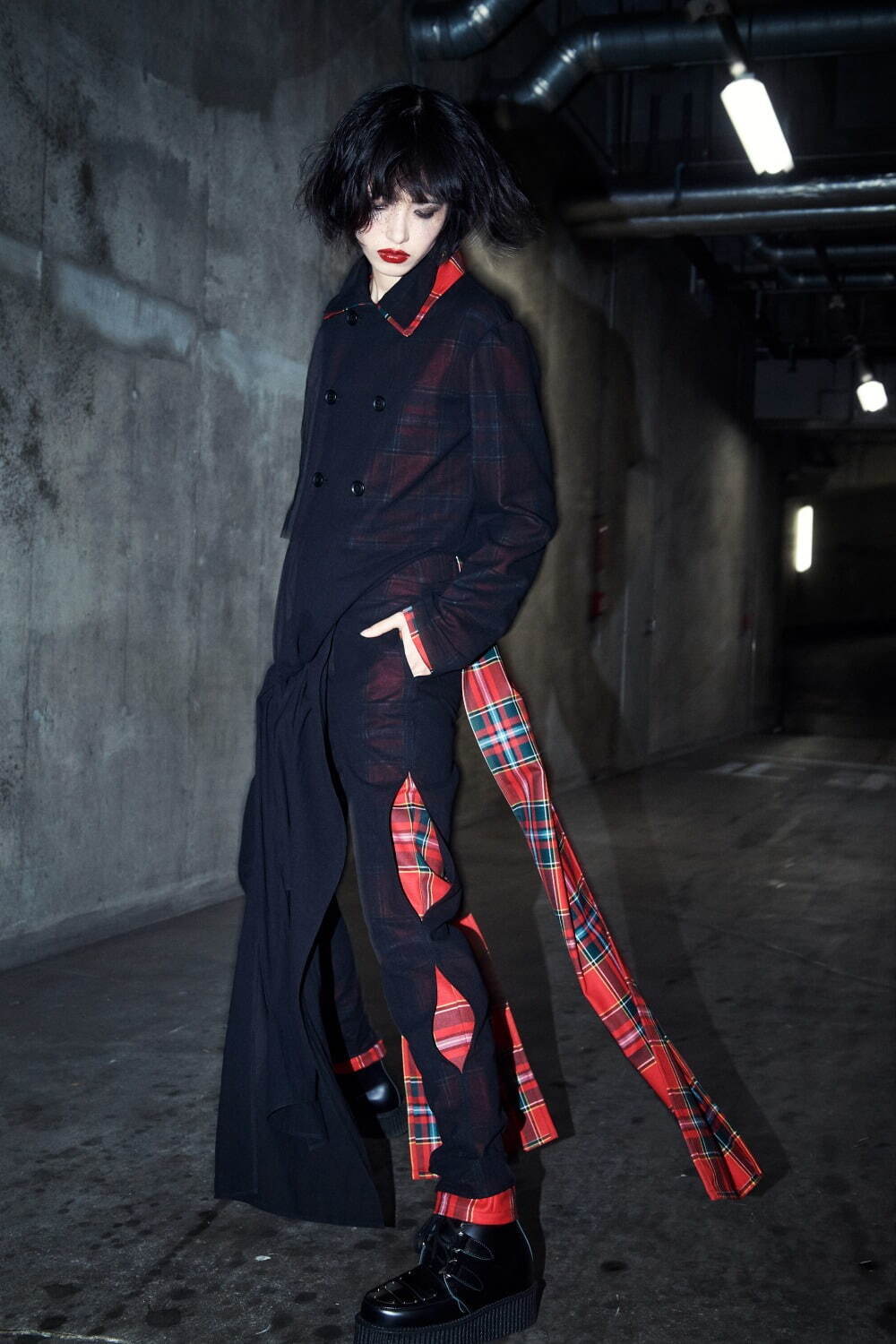リミ フゥ“タータンチェック”の新作ウェア、アシンメトリードレスや黒シフォンを重ねたジャケット｜写真7