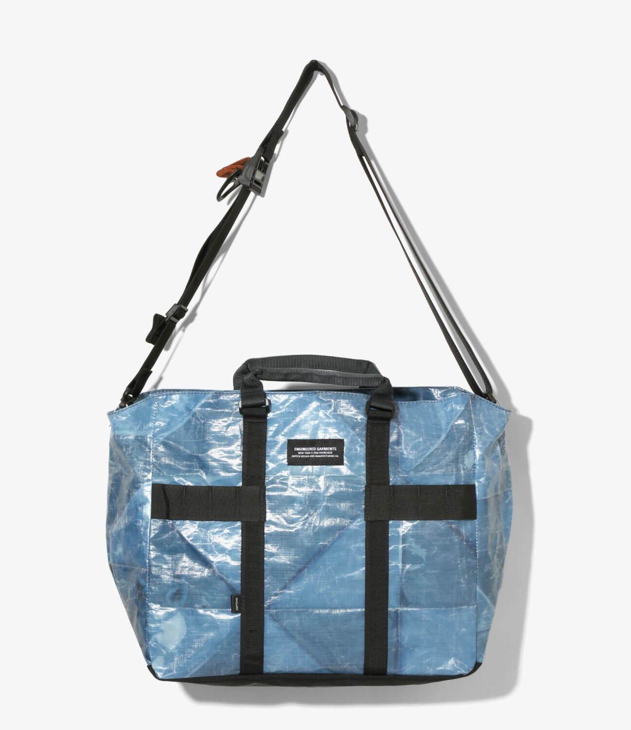 エンジニアド ガーメンツ×米ディスパッチのバッグ、“折り染め”加工のタフな防水トートやバックパック｜写真1