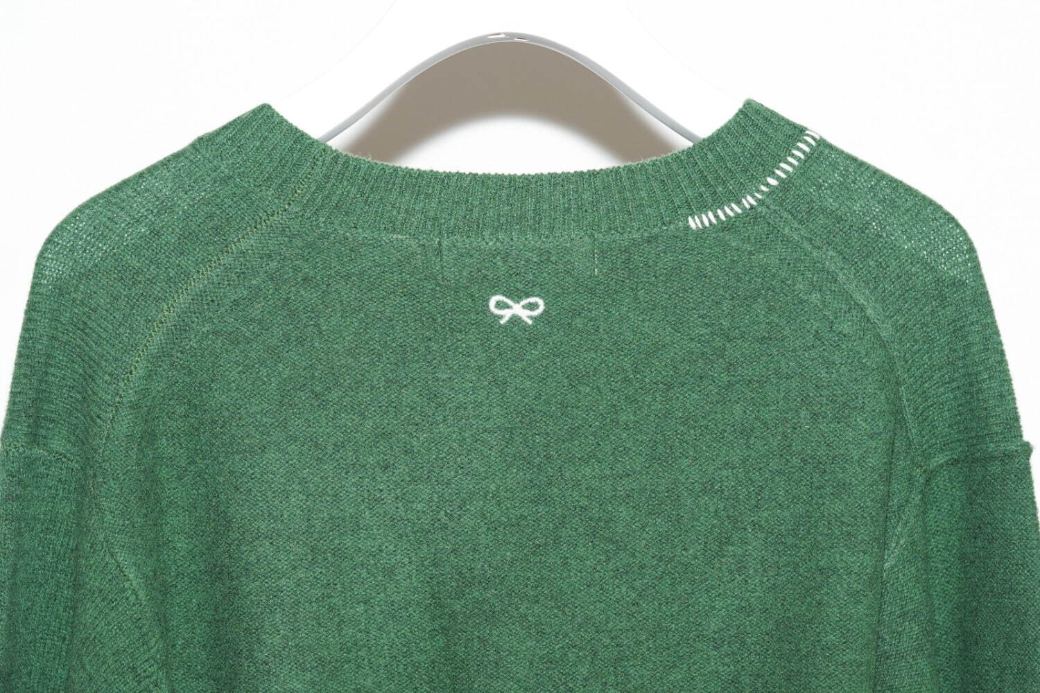 プレミアムラムクルーネックセーター 3,990円