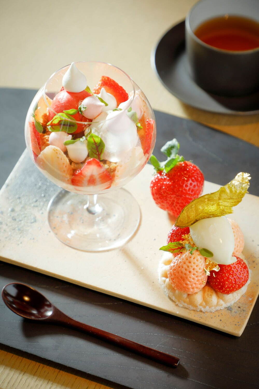 The Art of Strawberry 12,000円 
(アマン京都オリジナルオーガニックコーヒー、紅茶またはハーブティー、苺のパウンドケーキの土産付き)