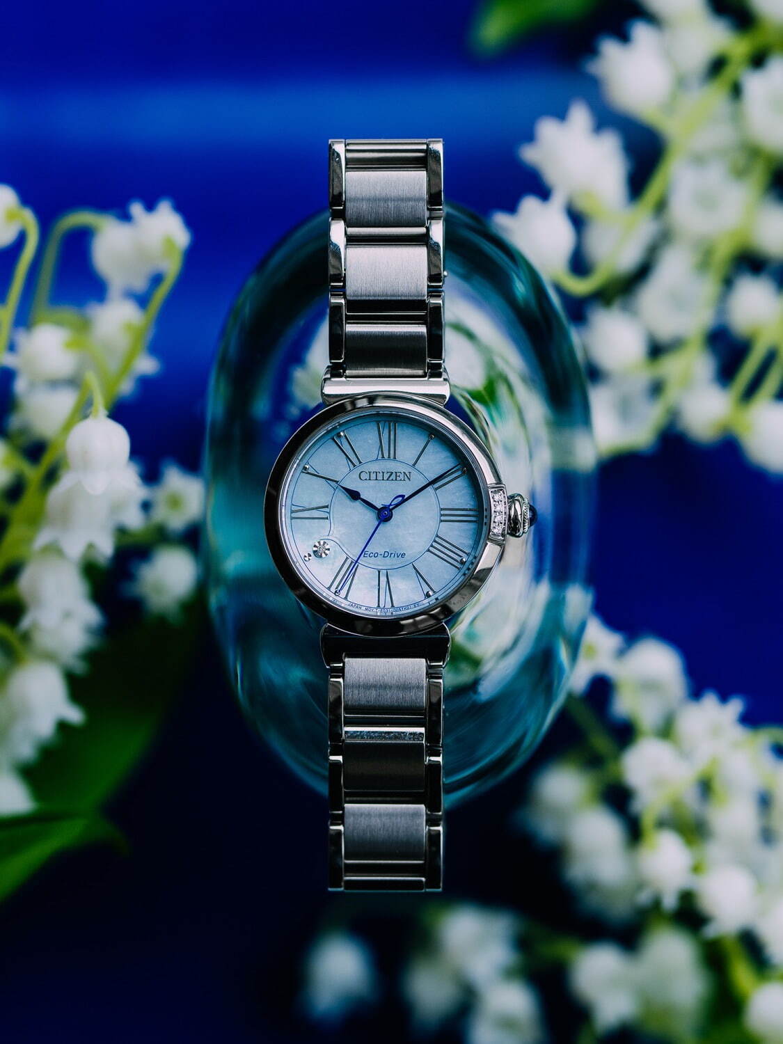 シチズン エル“幸せを運ぶ”スズラン着想の腕時計、大人可愛く＆上品に使えるジュエリーのような1本｜写真3