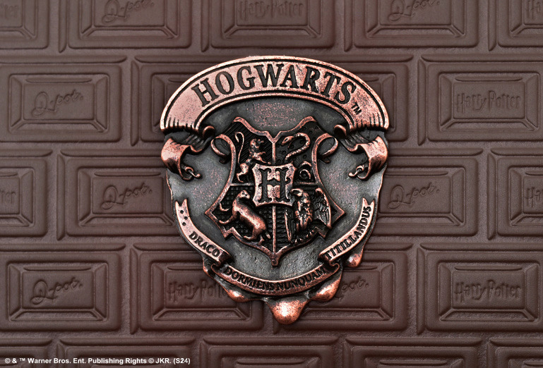 Q-pot.×『ハリー・ポッター』25年“ホグワーツの紋章付き”ランドセル、魔法の杖専用ホルダーも｜写真9