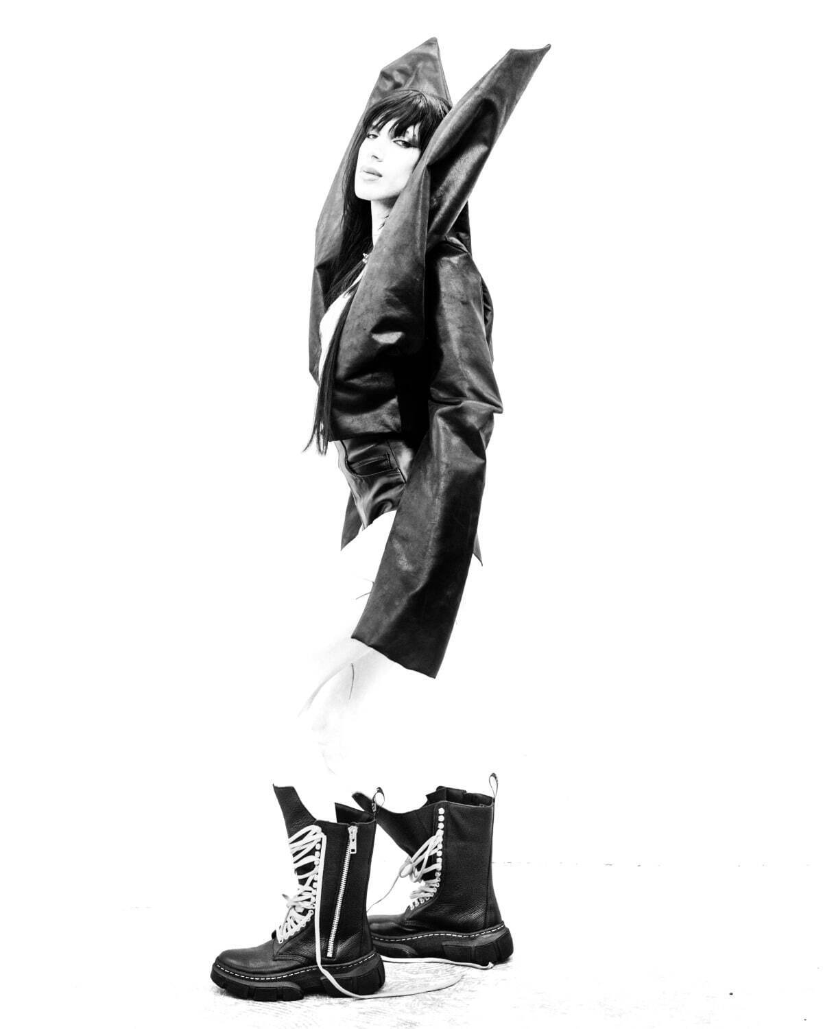 ドクターマーチン×リック・オウエンス“新型厚底ソール”のブーツ、極太シューレースの8ホールなど｜写真16