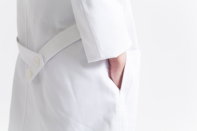 スタイリッシュな高級白衣 - クラシコとロンハーマンがコラボした美しい一着｜写真4