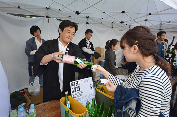 「Aoyama Sake Flea」青山 国連大学中庭で、全国31蔵元100種以上の日本酒を飲み比べ｜写真5