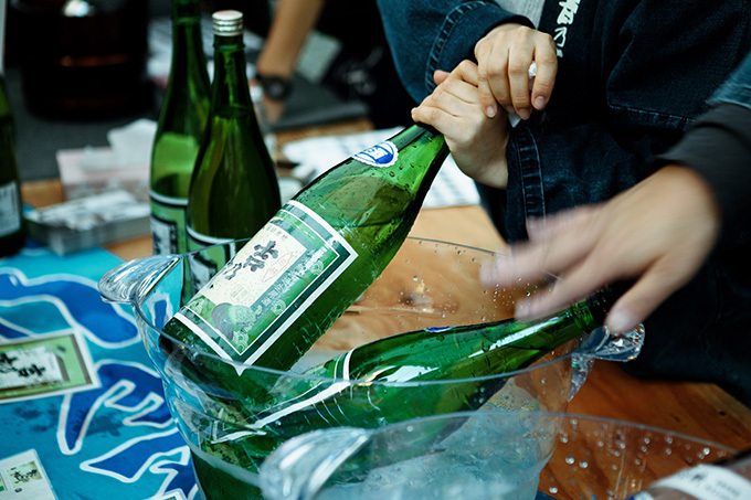 「Aoyama Sake Flea」青山 国連大学中庭で、全国31蔵元100種以上の日本酒を飲み比べ｜写真1