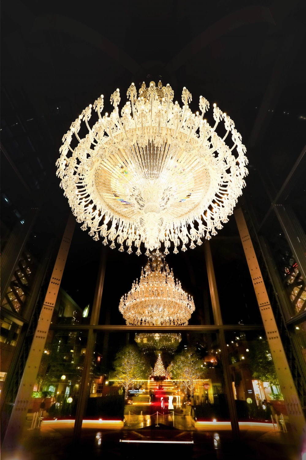恵比寿ガーデンプレイスのイルミネーション2019、バカラ世界最大級シャンデリアやシャンパンバー｜写真1