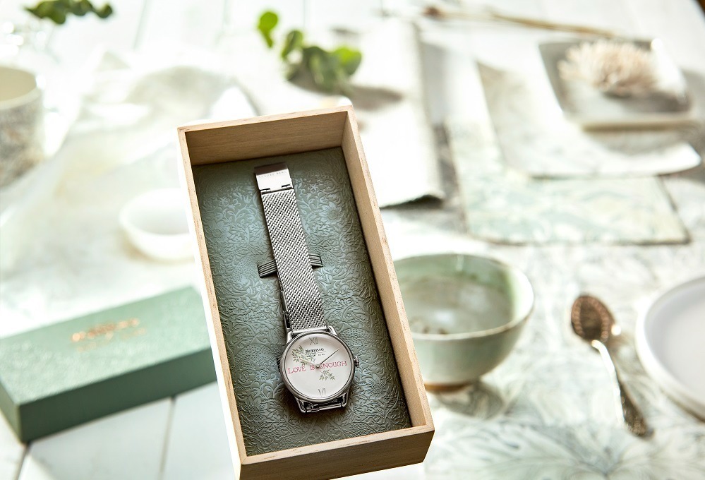 “宝石のように輝く”ウィリアム・モリスの植物柄腕時計、デンマークのオーガスト・バーグから｜写真7
