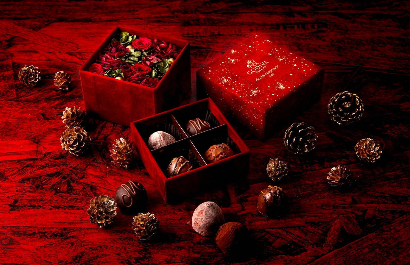 ニコライ バーグマン×ゴディバのクリスマス限定ボックス、4粒のトリュフとプリザーブドフラワーのセット｜写真1