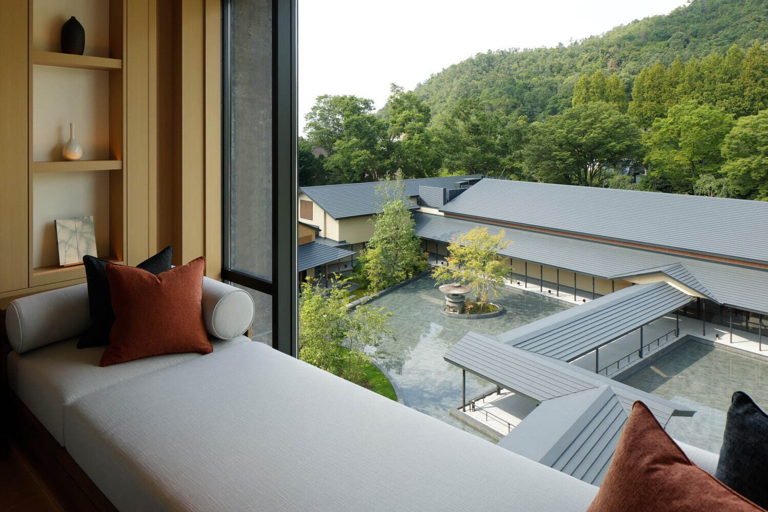 日本初ヒルトン・最高級ランクのホテル「ロク キョウト」京都に、自然美溢れる客室＆高級フレンチ｜写真4