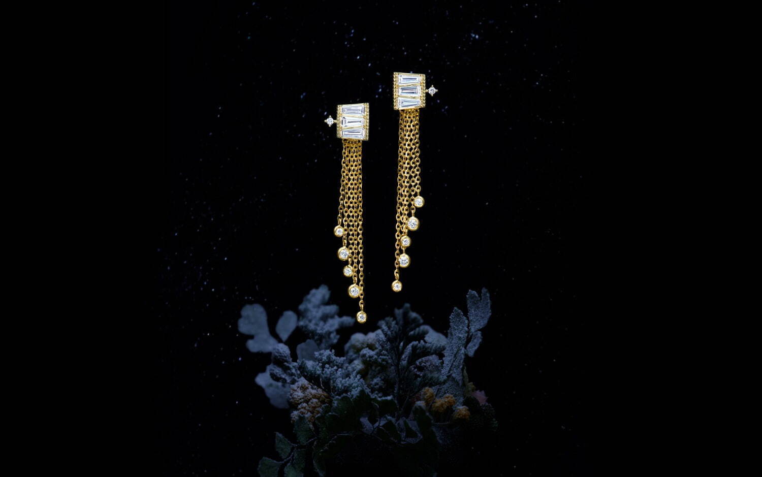 アガット“冬の自然”を表現した天然石ジュエリー、オーロライメージのダイヤモンドピアス｜写真5