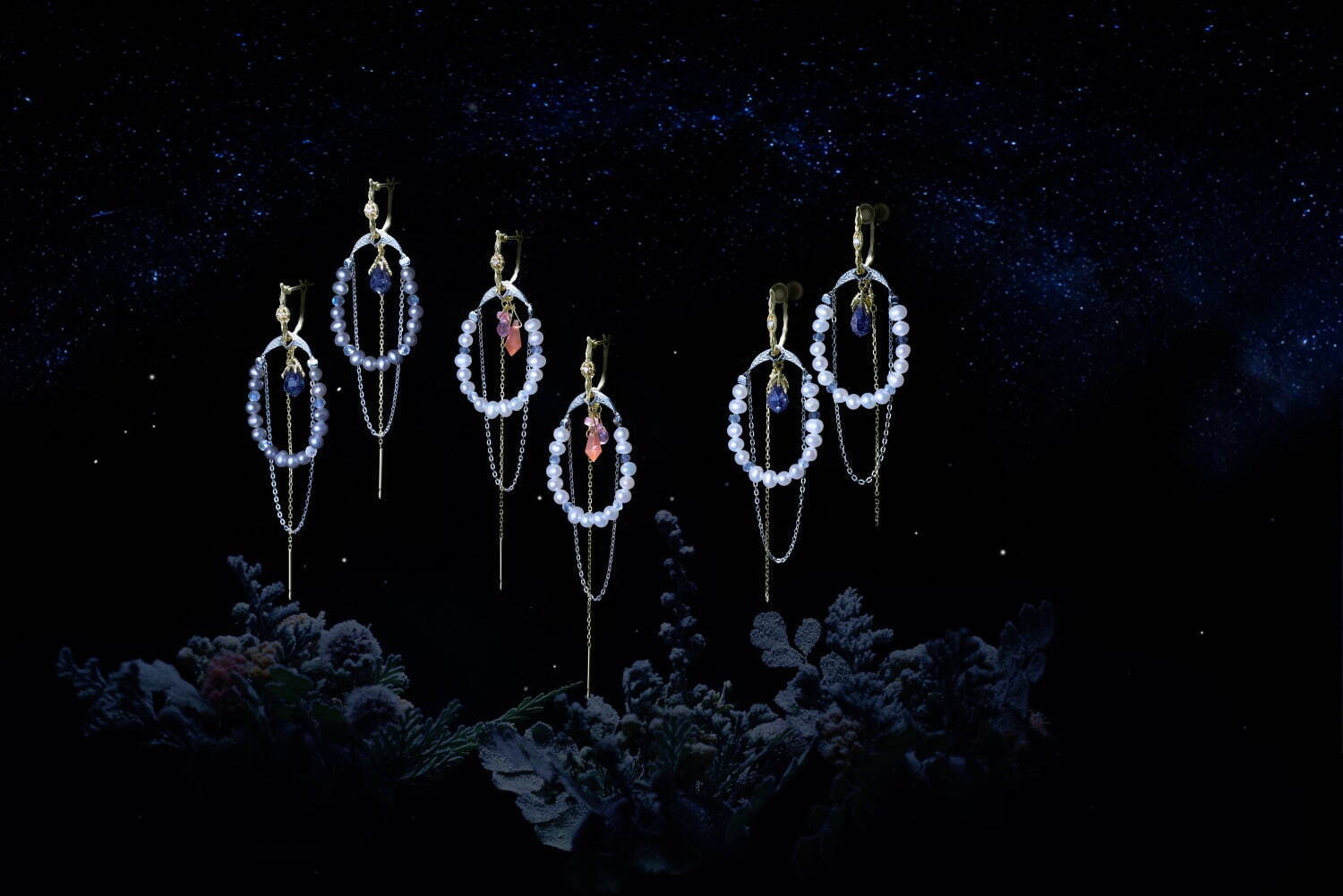 アガット“冬の自然”を表現した天然石ジュエリー、オーロライメージのダイヤモンドピアス｜写真1