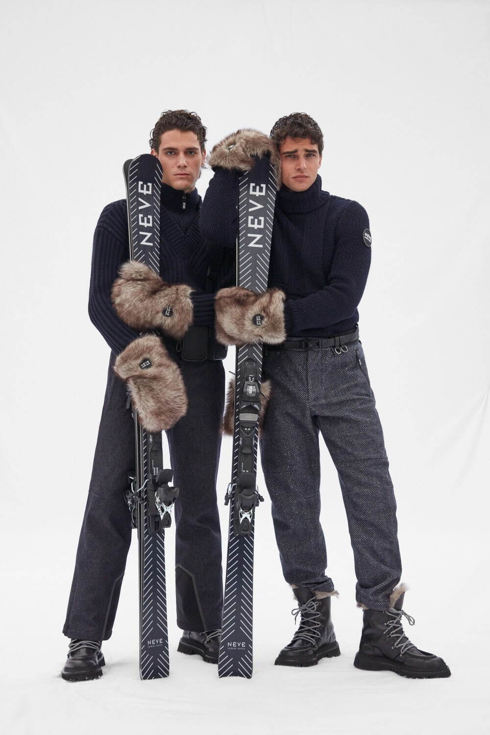 ジョルジオ アルマーニから“デイリー使いOK”2021冬のスキーウェア＆アクセサリー｜写真10