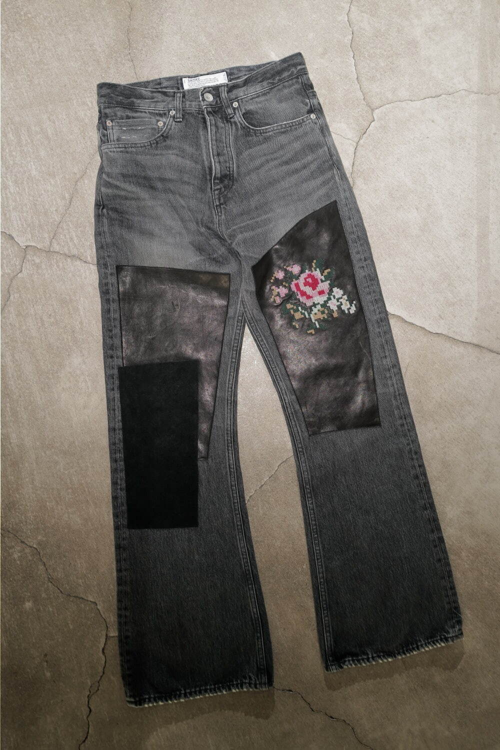 Flower Cross Embroidery Leather Patchwork Flare Pants(27、29) 82,500円