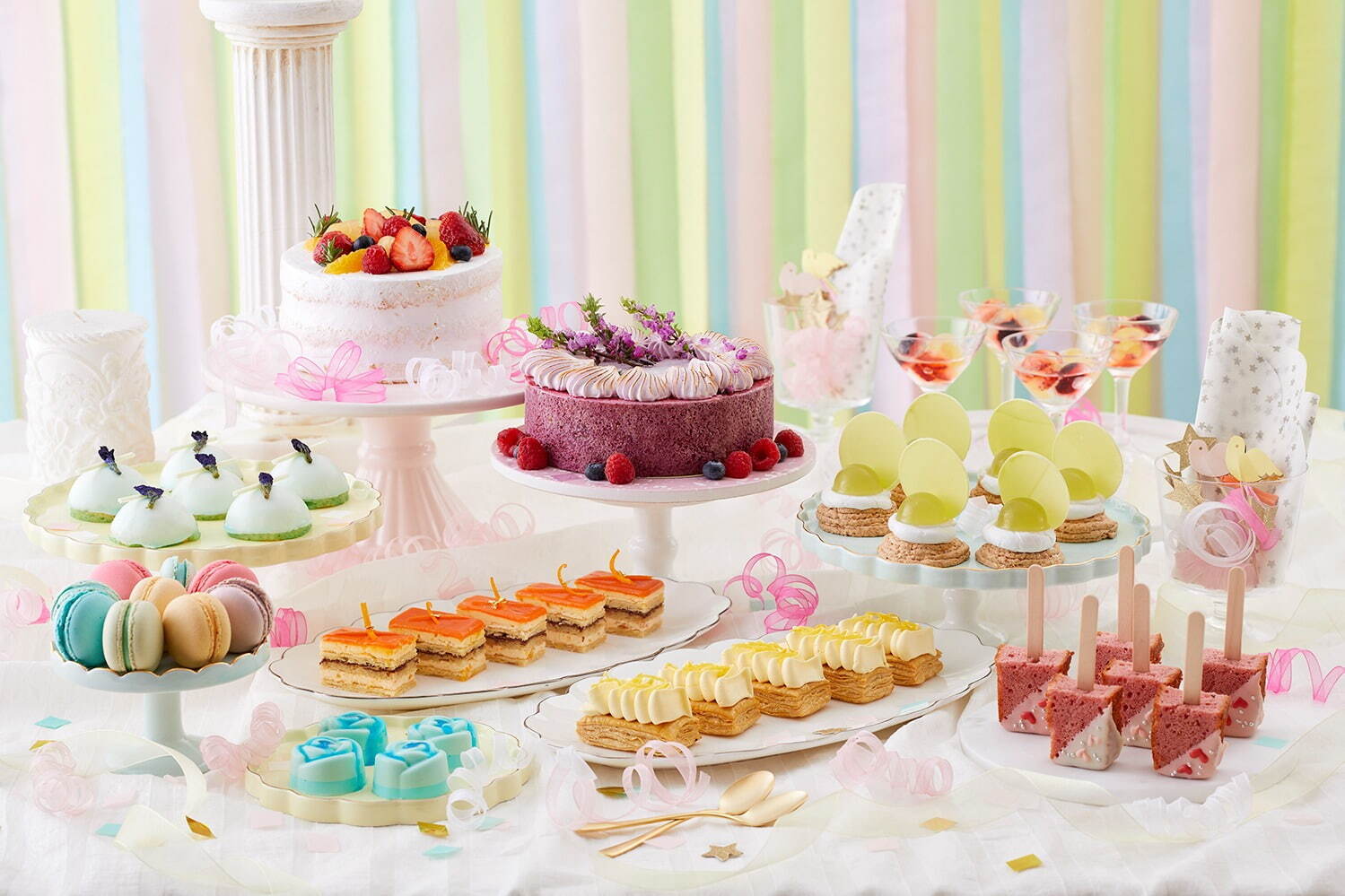 グランドニッコー東京ベイ 舞浜「虹」がテーマのスイーツブッフェ、7色で彩るケーキやマカロン｜写真1