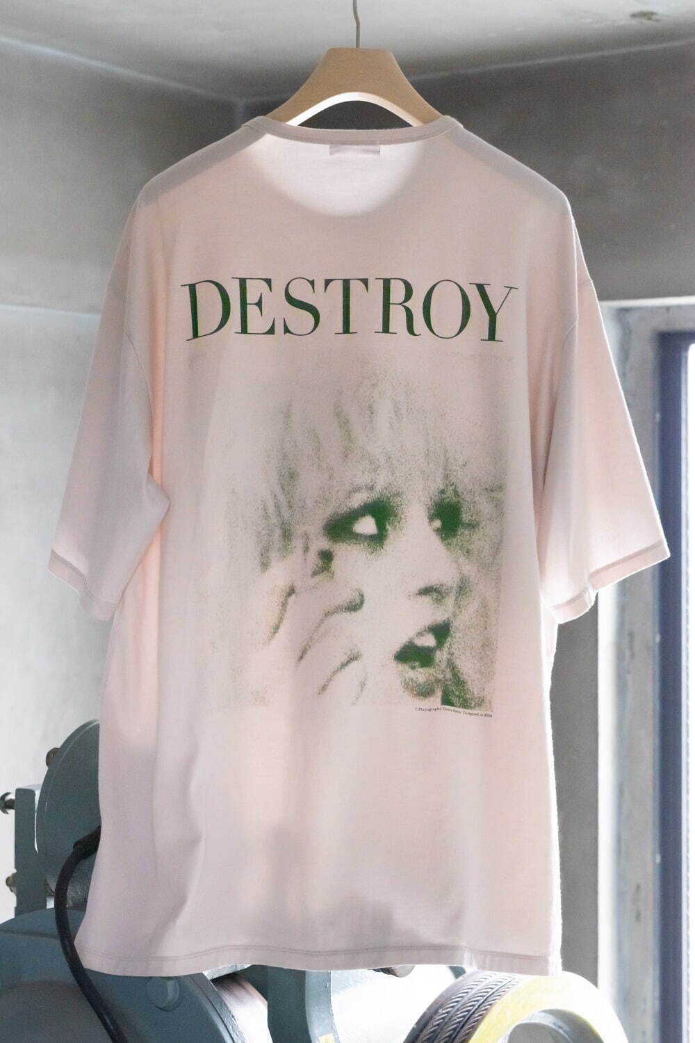 ラッド ミュージシャン×デニス・モリスのTシャツ復刻、セックス・ピストルズの写真をプリント｜写真11