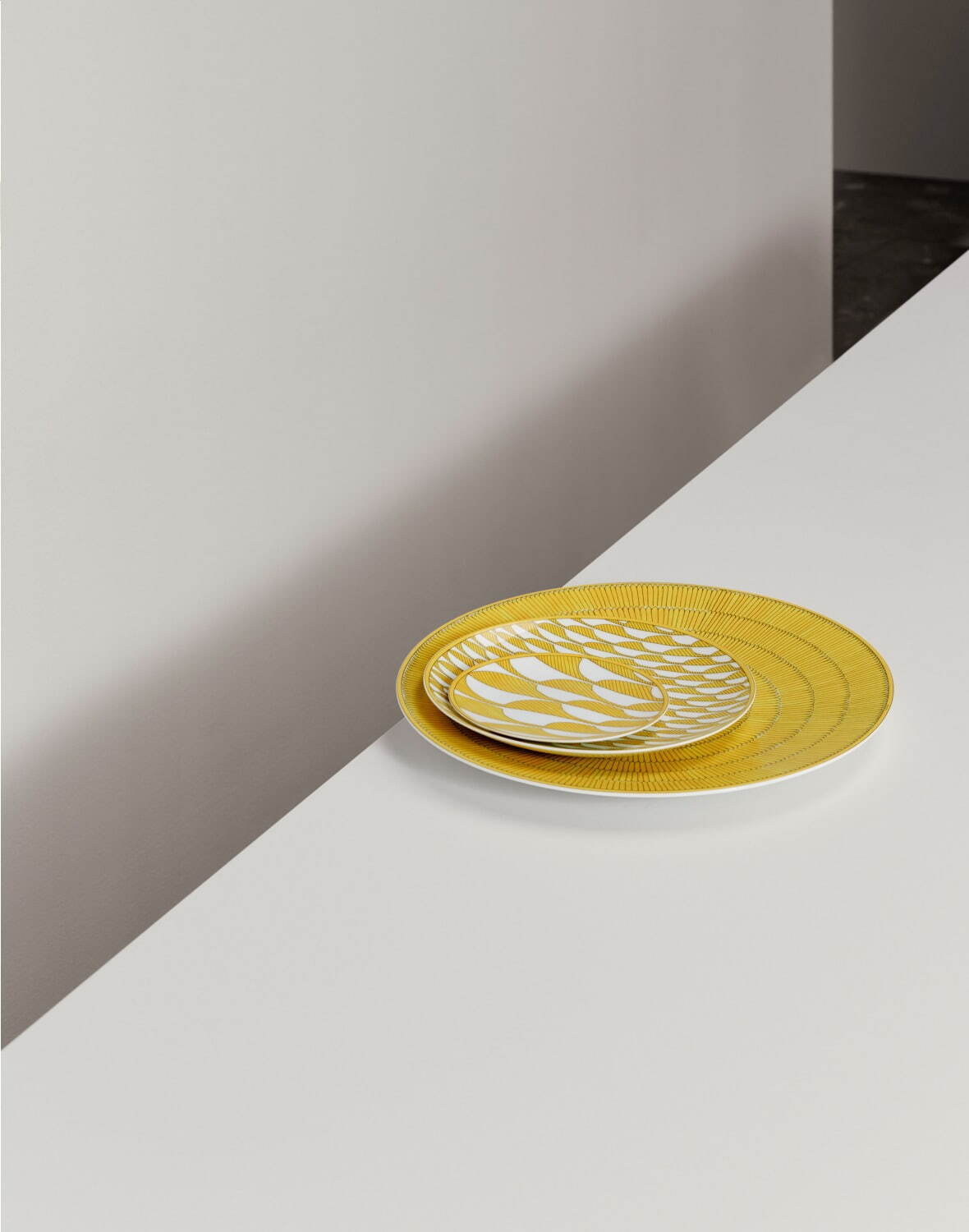 エルメス“パッチワークが美しい”カシミア製ベッドカバー＆太陽の輝きを放つテーブルウェア｜写真24
