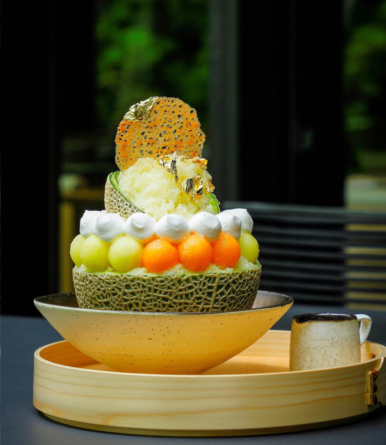 国産マスクメロン“丸ごと1玉”使った贅沢かき氷がアマン京都で、果汁100％のジューシー氷｜写真1
