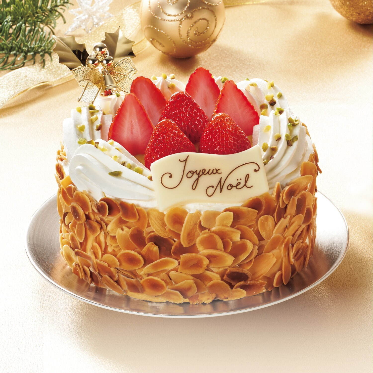ファミマ2022年クリスマスケーキ、「ちいかわ」ふんわりケーキや「すみっコぐらし」苺ケーキなど｜写真10