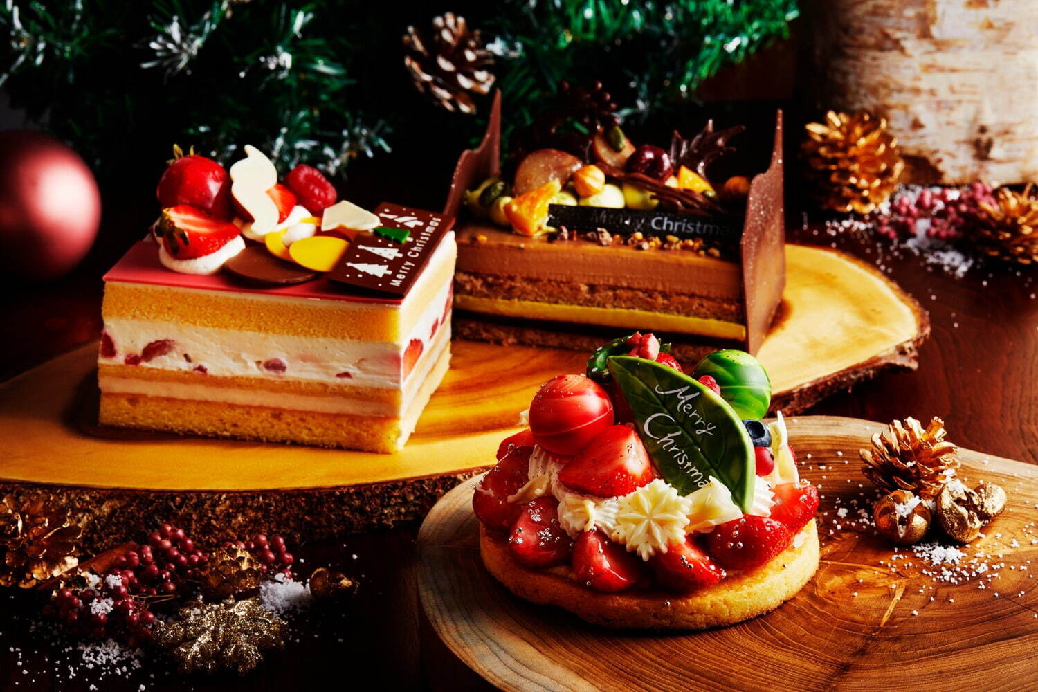 インターコンチネンタルホテル大阪22年クリスマスケーキ、”サンタのヒゲ”を飾った贅沢ショートケーキ｜写真1