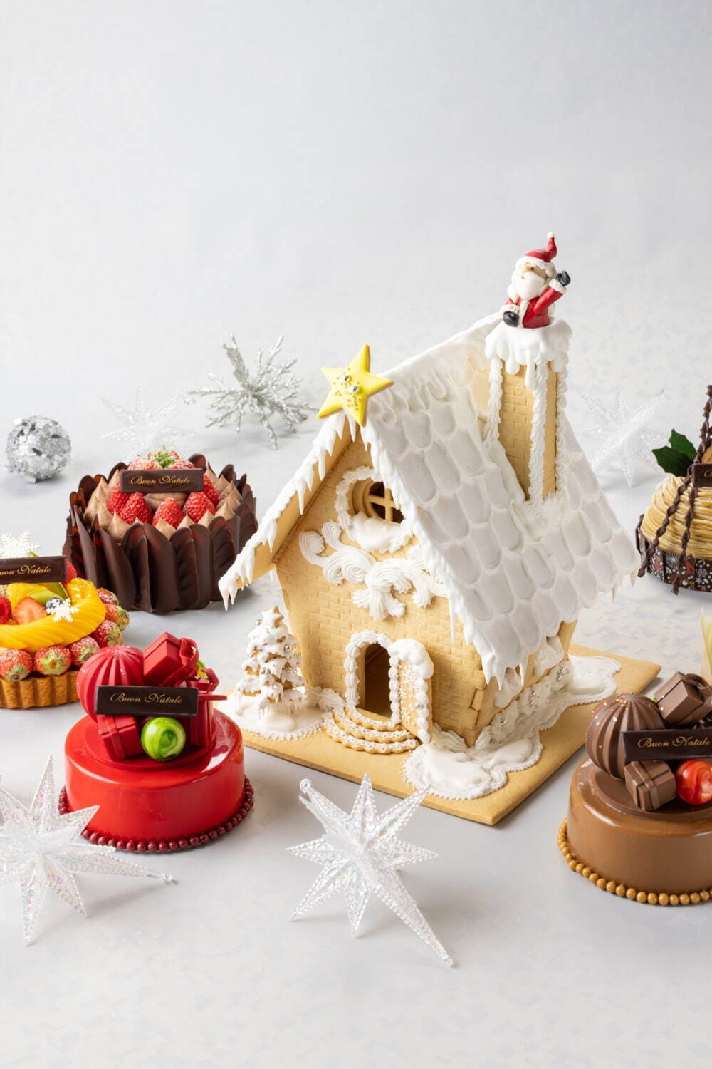 グランド ハイアット 東京のクリスマスケーキ2022、“高さ約30㎝”お菓子の家や深紅のケーキなど｜写真11
