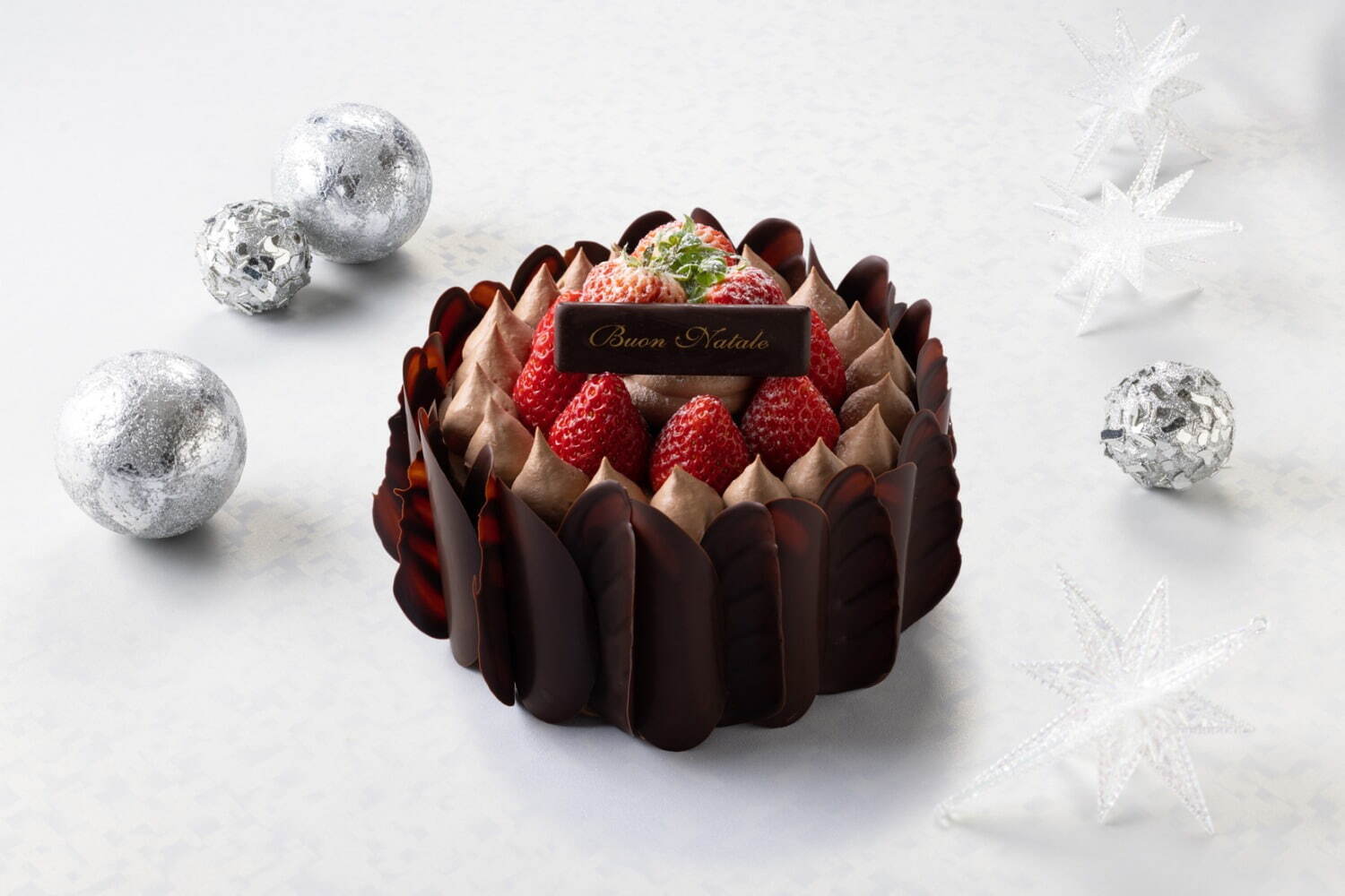 グランド ハイアット 東京のクリスマスケーキ2022、“高さ約30㎝”お菓子の家や深紅のケーキなど｜写真22