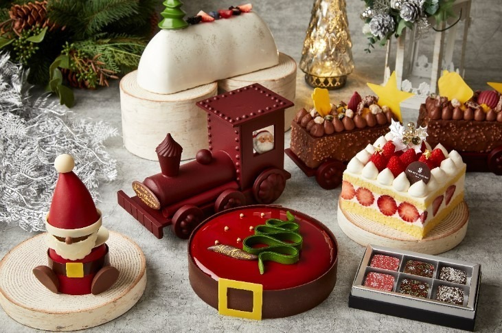 ザ・リッツ・カールトン東京のクリスマスケーキ2022“チョコトレイン”型や“サンタのベルト”型ケーキ｜写真1