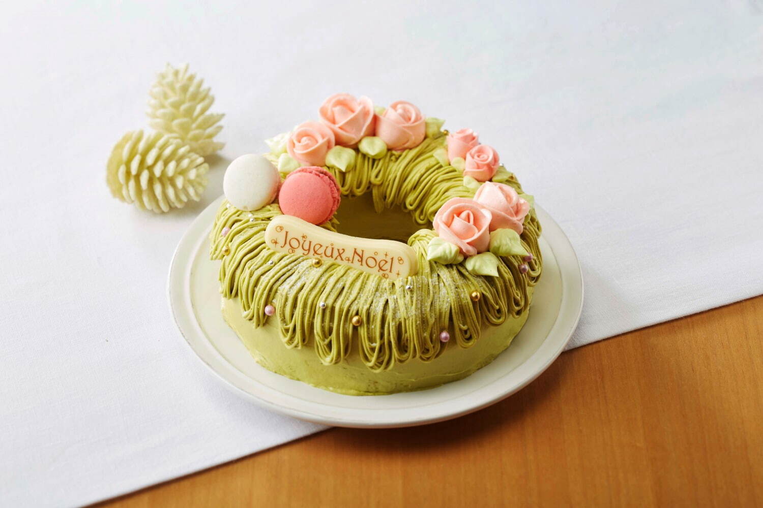 東武百貨店 池袋本店22年クリスマスケーキ、まるで”アート”いちご型チョコのショートケーキ｜写真2