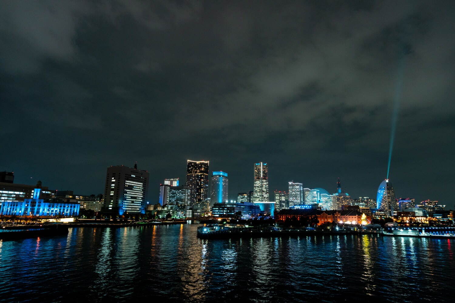 横浜・みなとみらいのアートイルミネーション「ヨルノヨ」全34の施設が連動する、光と音の演出｜写真15