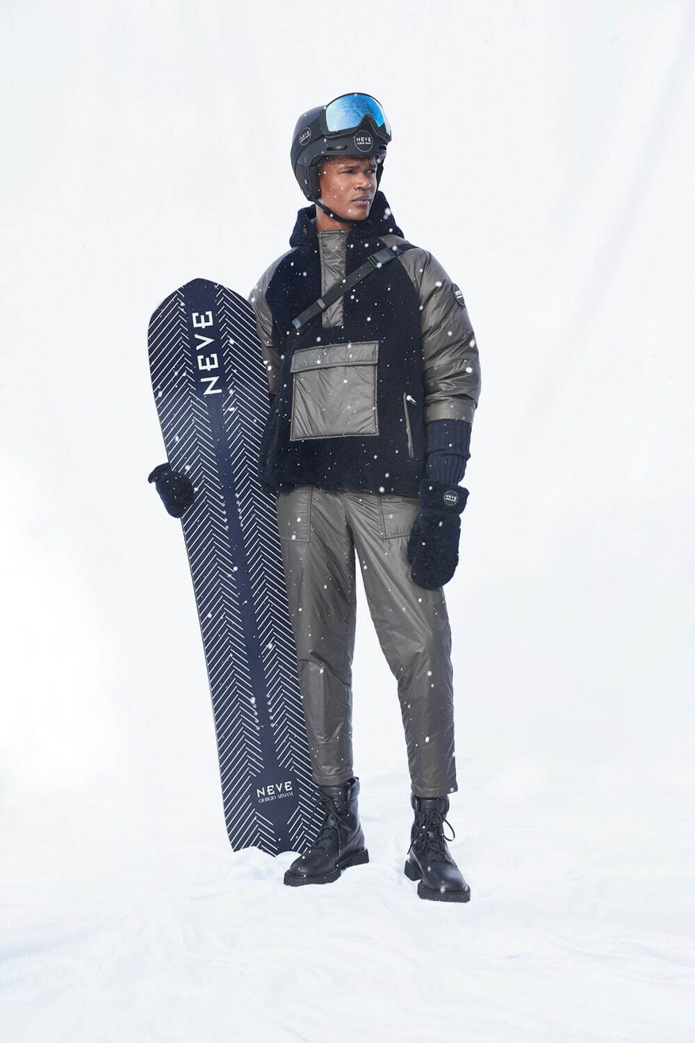 ジョルジオ アルマーニ22年冬のスキーウェア＆アクセサリー、“チェッカー柄”のダウンジャケット｜写真8