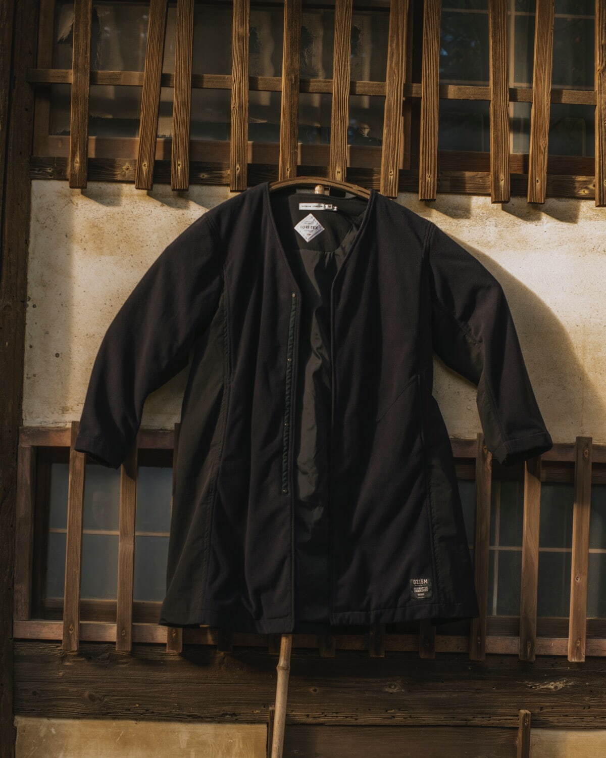 アンダーカバー×ノンネイティブ、“作務衣”に着想したジャケット＆コート - グイディのコラボブーツも｜写真1