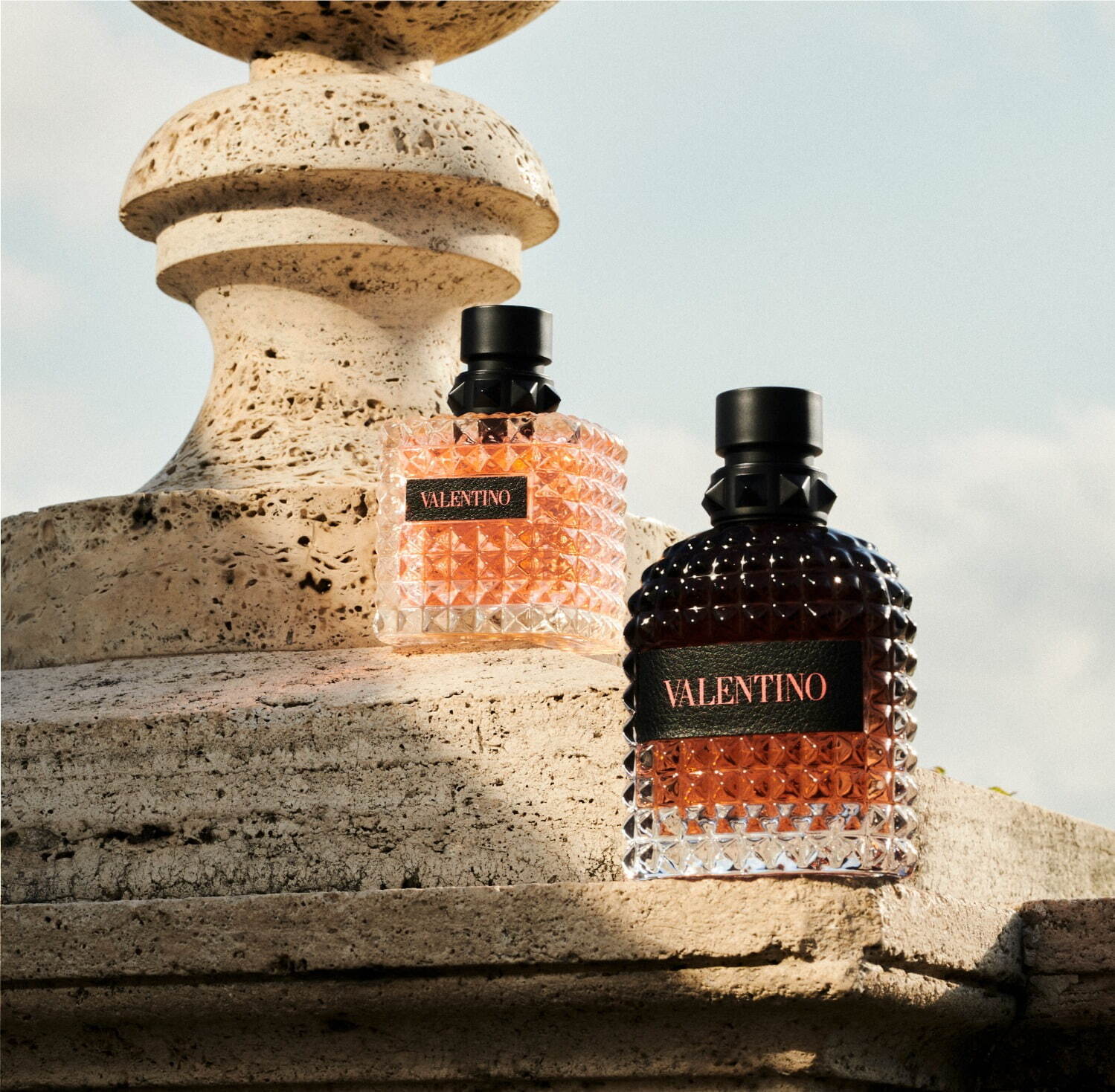 ヴァレンティノ ビューティ23年春フレグランス、“ローマの夕暮れ”着想フルーティフローラルの香り｜写真1