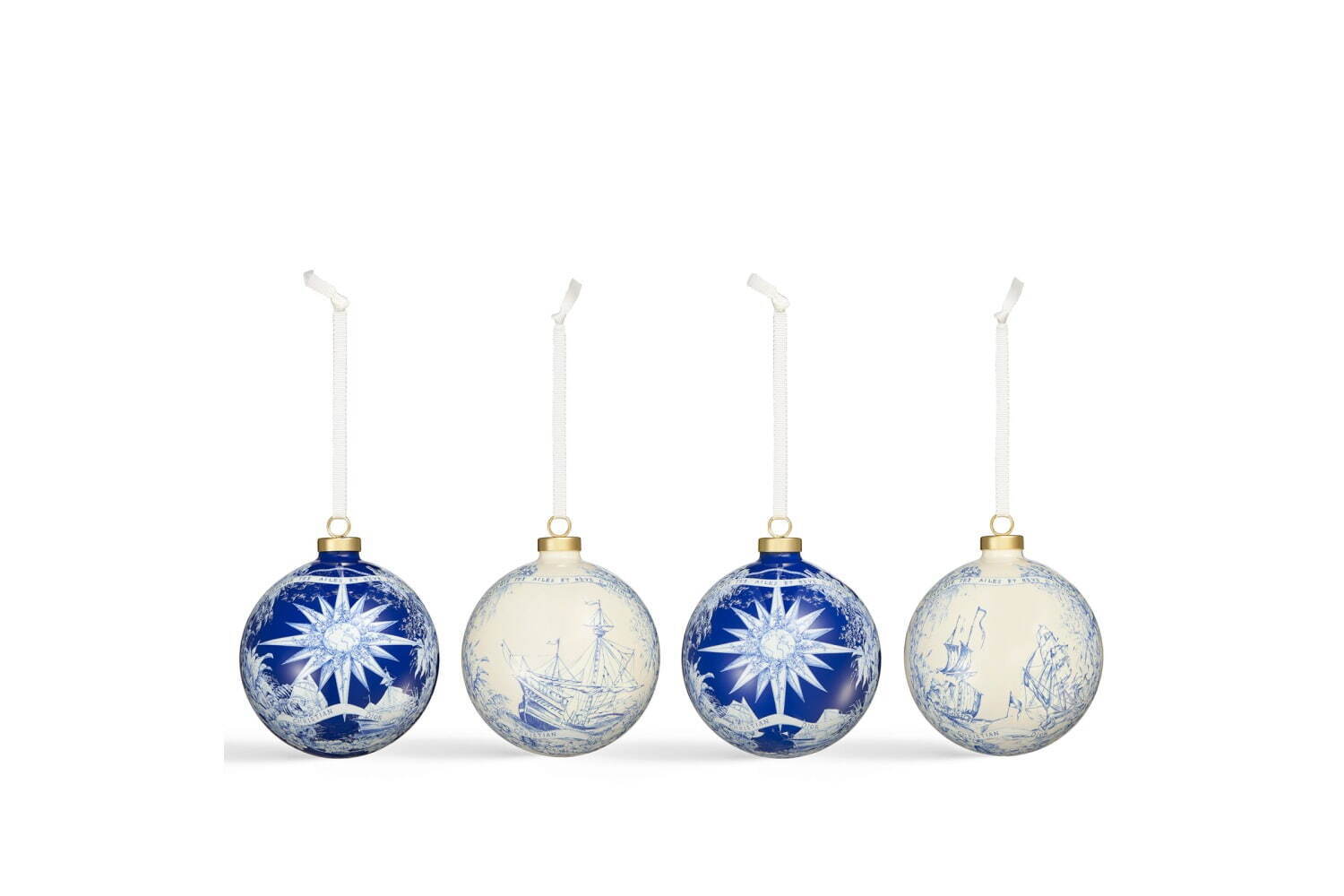 ディオール メゾンのクリスマス、ブルー×ホワイトの繊細なスケッチを描いたキャンドルやプレート｜写真3